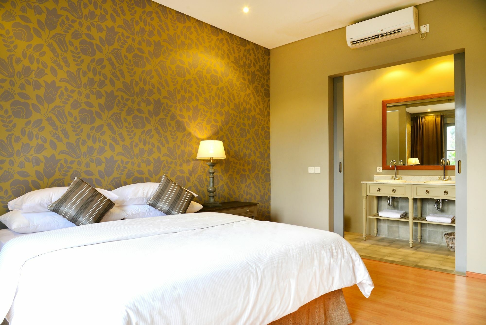 Jabu Villa *